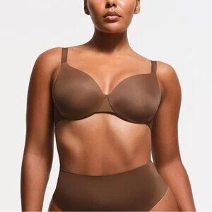 SKIMS Full Coverage Lightly Lined Bra Size 40D 40H in JASPER Smoothing Intimates
